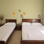 Pensión Elena 3*
