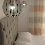 Elena Pensión 3*