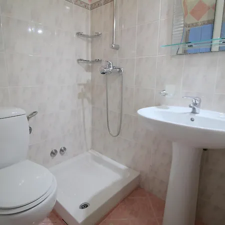 Elena Pensionat Sarandë