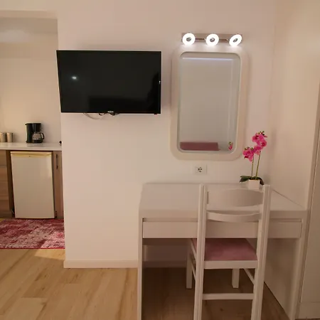 Elena Pensionat Sarandë