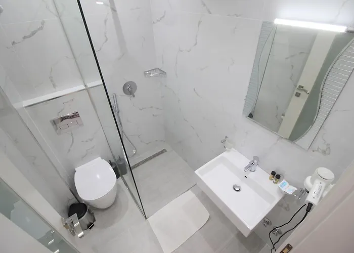 Elena 3* Sarandë