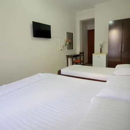 Elena Penzion Sarandë