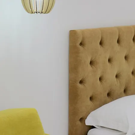 Elena Penzion Sarandë