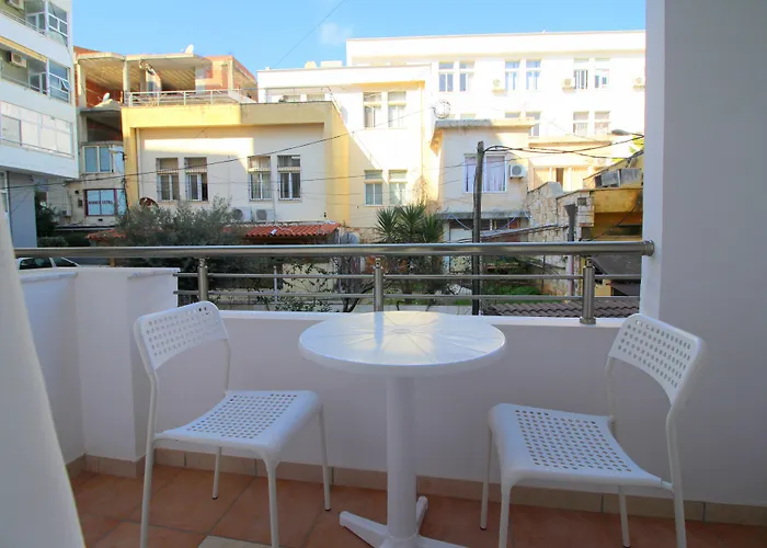 招待所 Elena Sarandë