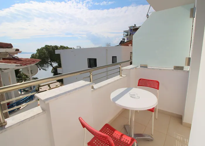 Elena 招待所 Sarandë